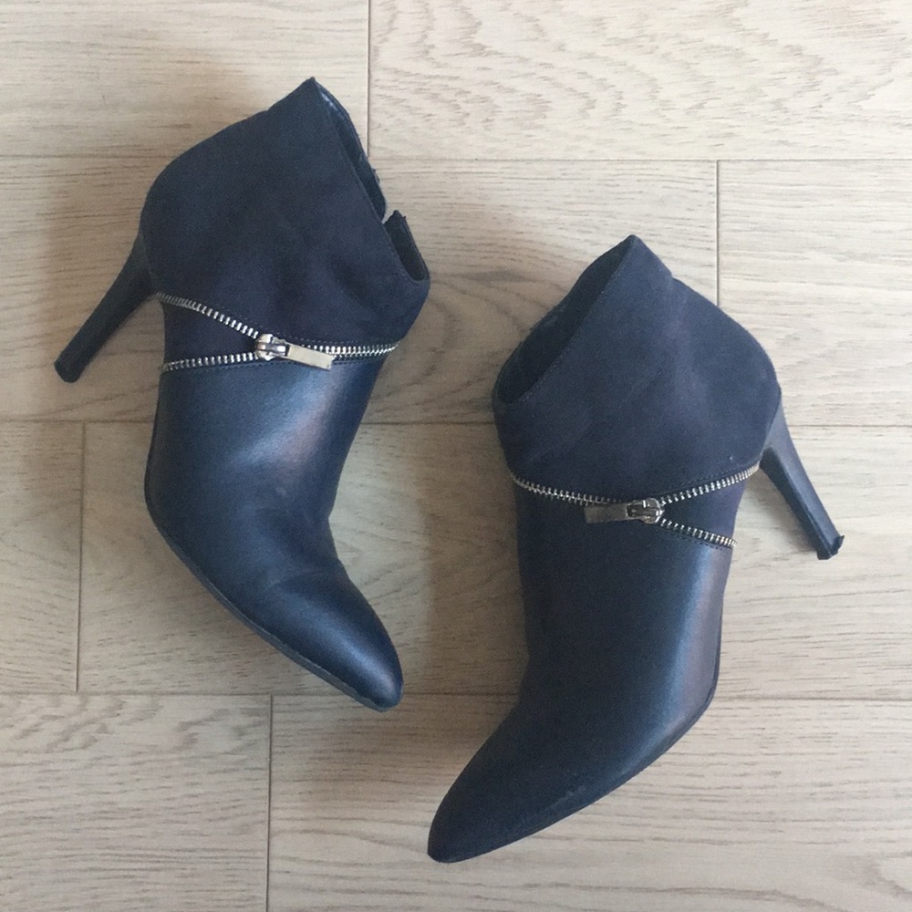 Bar III | Navy Heels